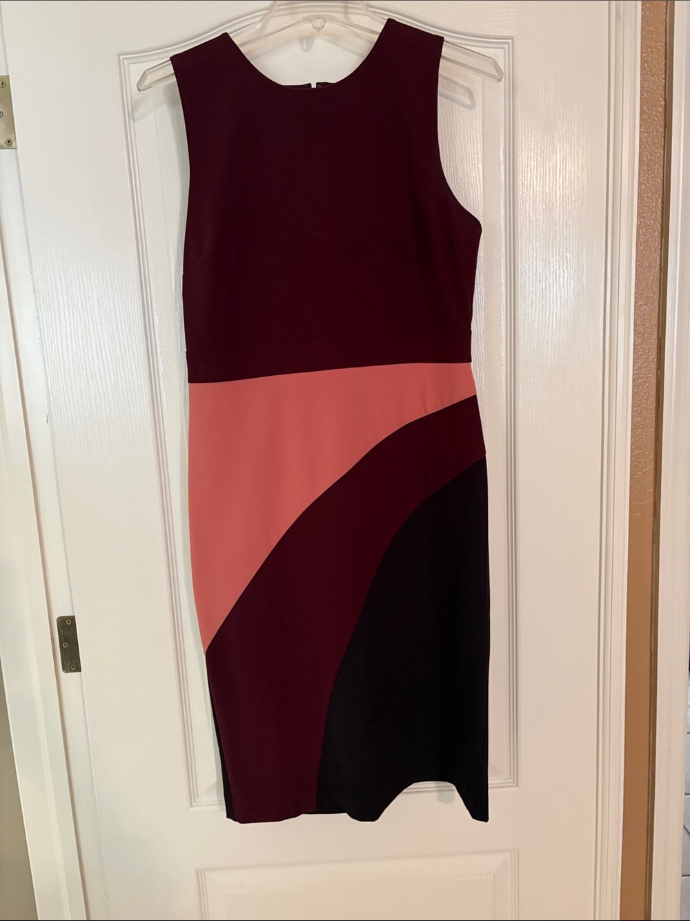 Sleeveless Colorblock Sheath Dress in Burgundy and Mauve-Perfect for Fall